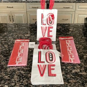 CELEBRATE IT VALENTINES TISSUE PAPER AND SHOPPING BAGS LOT OF 5 NWT